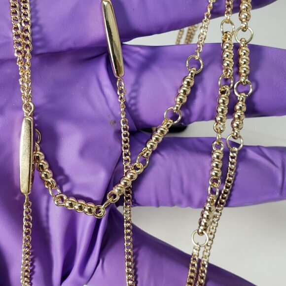 GUESS Stylish Polished Gold tone Layered Necklace - Women's Fashion - 22"+3.5" - Picture 8 of 8